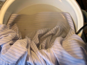 Как вывести пятно на одежде в домашних условиях