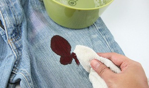 Как вывести пятно крови с джинсовой ткани