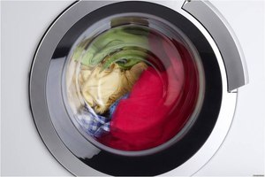 Почему стиральная машина не отжимает белье: причины и пути решения проблемы