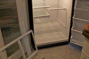 Способ быстро разморозить холодильник