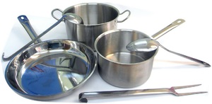 Для индукционных плит также создают посуду из нержавеющей стали.
