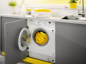 Встраиваемые стиральные машины очень хорошо смотрятся в кухне.