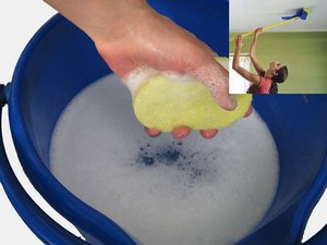 Мытье потолка из пластиковых панелей