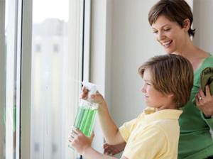 Пластиковые окна также нуждаются в уходе.