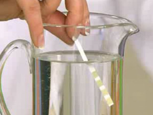 Способ и приспособление для определения жёсткости воды