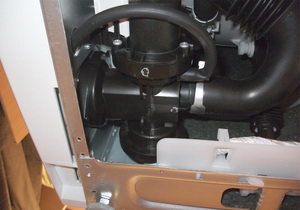 В стиральной машине насос работает очень активно.