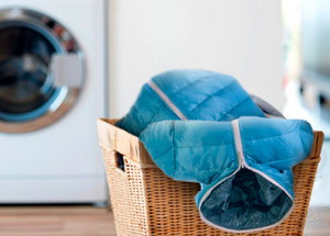 Какими средствами постирать куртку-пуховик