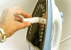 Описание химических средств для чистки утюга от нагара