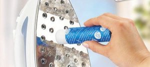 Существуют также современные средства для чистки утюгов.
