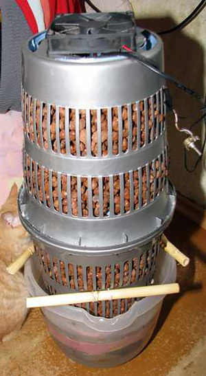 Керамзитовый увлажнитель - также устройство самодельное.