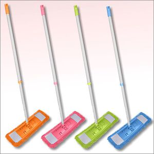 Губковые швабры разных цветов с системой отжима.