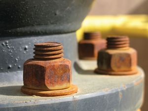 Как убрать ржавчину с металла на поверхности различных металлических изделий