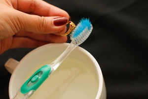 Как чистить золотые украшения