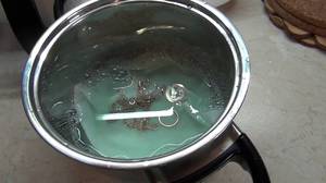 Золотые изделия можно чистить дома быстро и очень просто.