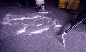 Какими средствами воспользоваться при чистке ковра