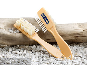 Уход за замшевой обувью