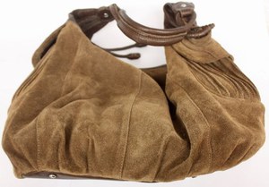 Как правильно ухаживать за сумкой из замши