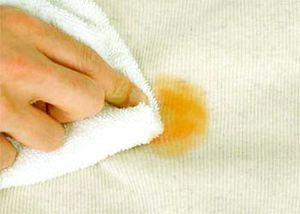 Способ удалить пятно от воска