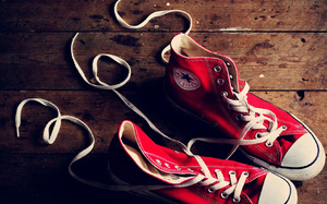 Шнурки и стельки лучше стирать отдельно.