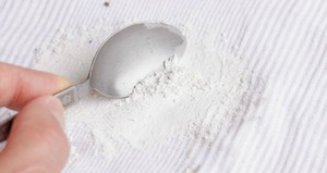 Как избавится от пятен на одежде