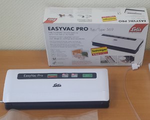 Бытовой вакуумный упаковщик - это приспособление, которое позволит вам длительное время хранить многие продукты.