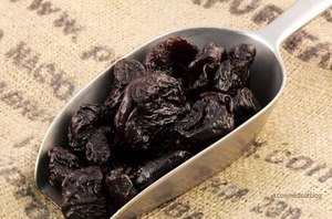 Тара для хранения чернослива и способы её использования