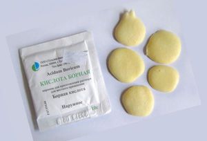 Лепешка из куриного желтка и борной кислоты